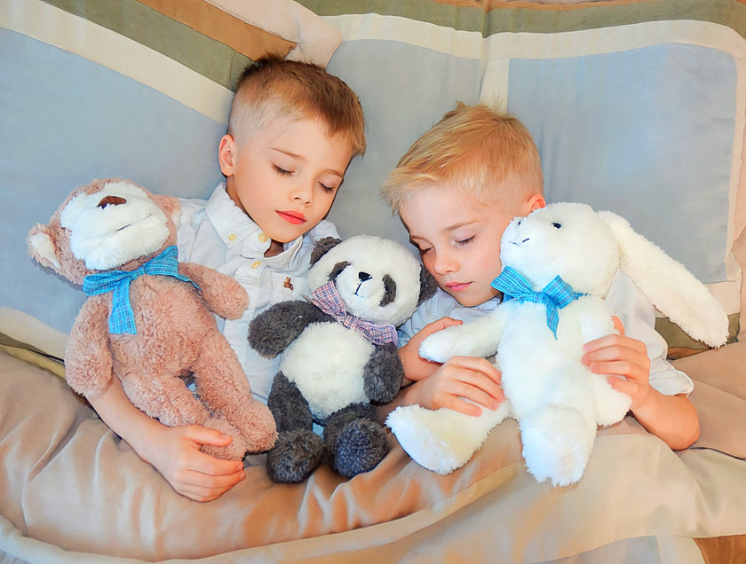 Lapins en peluche + jouets de Pâques inoubliables pour vos tout-petits