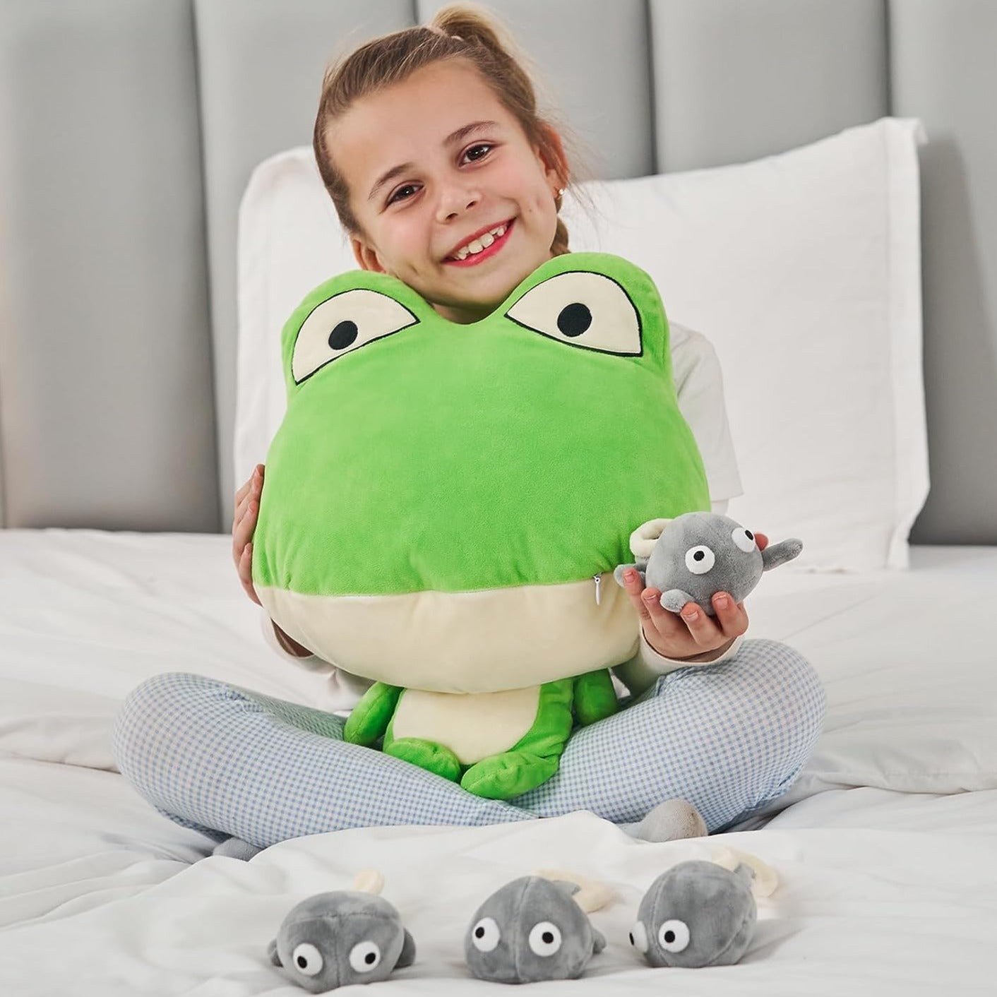 Frog Stuffed Animals - 4 Realistic Tadpole Plush Toys - Stuffed Animal Babies with Their Mom - Frog Stuffed Animals with Babies in the Mouth - Cute Cartoon Frog Plush Dolls - Birthday Christmas Gift for Kids - Frog with Tadpole Education Toys