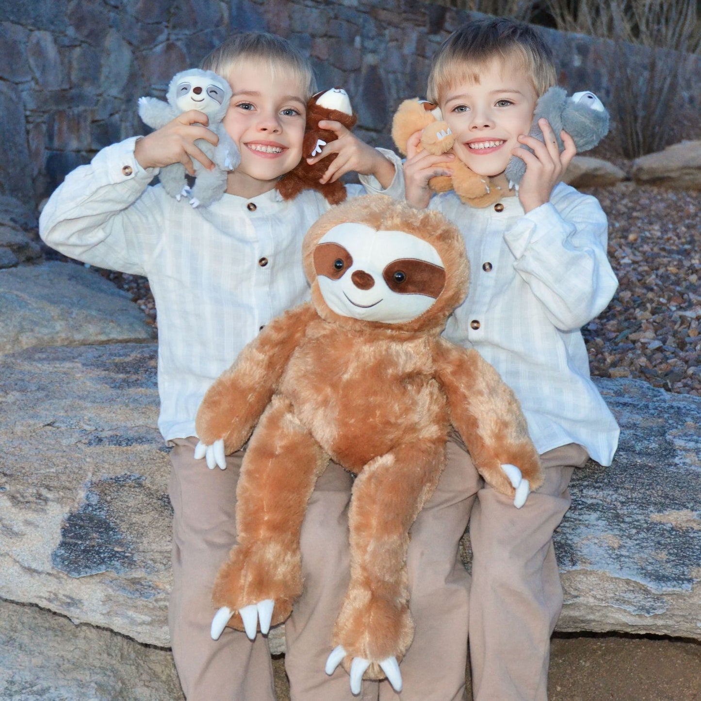 Sloth Mom Plushie with Four Babies, 23.6 Inches - MorisMos Stuffed Animals