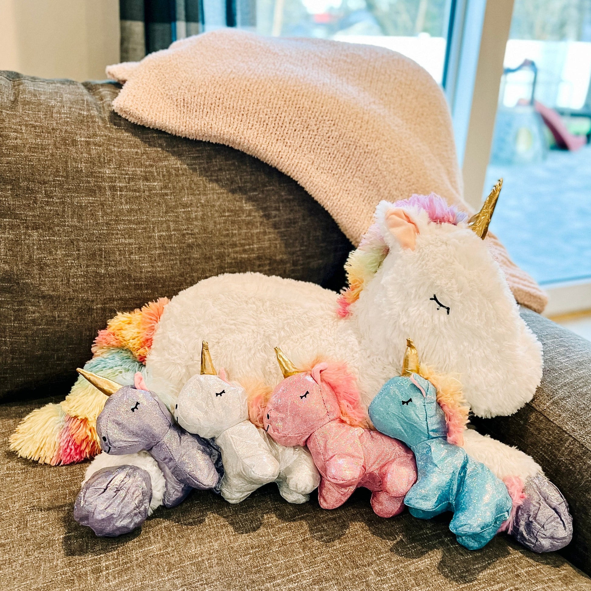 Tezituor Unicorn Mom with Baby Plushies, White/Green/Pink/Beige, 24 Inches